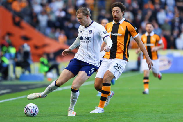 KINGSTON UPON HULL, ENGLAND, OCTOBER 11: Jarrad Branthwaite of Everton FC on the ball during a Premier League 2026-27 match between Hull City and Everton FC at the MKM Stadium on October 11, 2026 in Kingston Upon Hull, England. (Photo by Zach Forster Sports Press Photo) Copyright: xZachxForster SportsxPressxPhotox Sportspressphoto_SPR252486