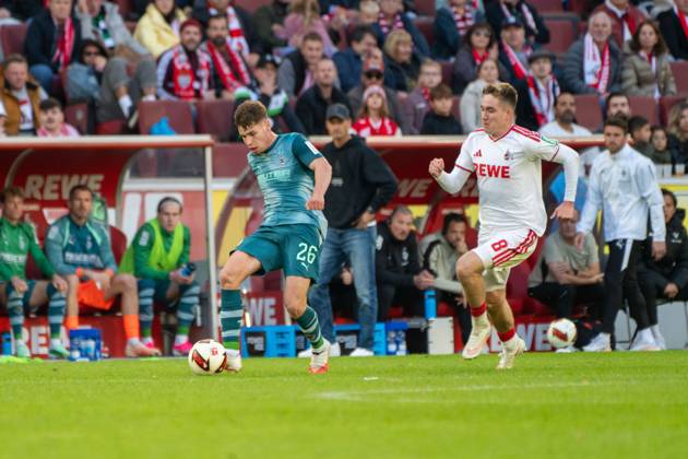 Lukas Ullrich, Defense, Borussia Mönchengladbach 26 Isak Bergmann Johannesson, Midfield, 1 FC Cologne 8 , , 1 FC Cologne vs. Borussia Mönchengladbach, Soccer, Bundesliga 1, Matchday 5, October 11, 2026. DFB and DFL regulations prohibit any use of photographs as image sequences and or quasi-video. Cologne, North Rhine-Westphalia, Germany Copyright: xkolbert-press MartinxWdziecznyx