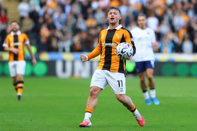 KINGSTON UPON HULL, ENGLAND, OCTOBER 11: Joe Gelhardt of Hull City reacts following a foul during a Premier League 2026-27 match between Hull City and Everton FC at the MKM Stadium on October 11, 2026 in Kingston Upon Hull, England. (Photo by Zach Forster Sports Press Photo) Copyright: xZachxForster SportsxPressxPhotox Sportspressphoto_SPR252500