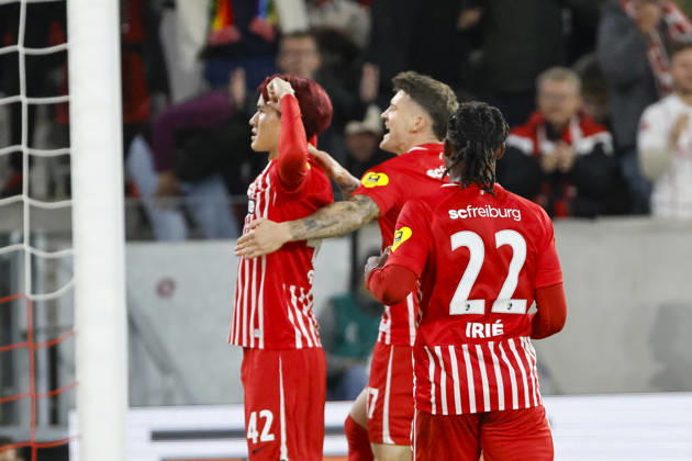 SC Freiburg celebrates Keisuke Goto s goal to make it 2–1, SC Freiburg, 42, joy, excitement, positive emotions, goal, Germany, soccer, Bundesliga 1, Matchday 5, 2026–2027, SC Freiburg vs. FC Schalke 04, October 11, 2026, Freiburg im Breisgau, Europa-Park Stadium, Germany Copyright: xGrantxHubbsx