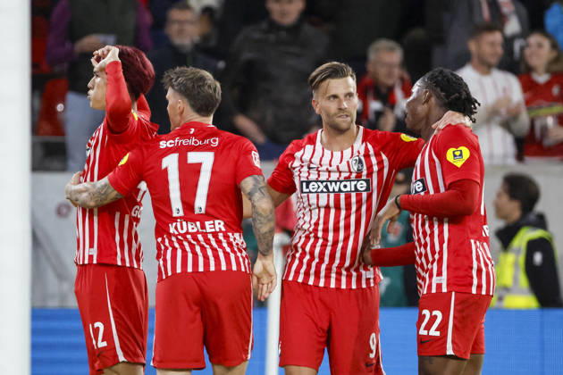 SC Freiburg celebrates Keisuke Goto s goal to make it 2–1, SC Freiburg, 42, joy, excitement, positive emotions, goal, Germany, soccer, Bundesliga 1, Matchday 5, 2026–2027, SC Freiburg vs. FC Schalke 04, October 11, 2026, Freiburg im Breisgau, Europa-Park Stadium, Germany Copyright: xGrantxHubbsx