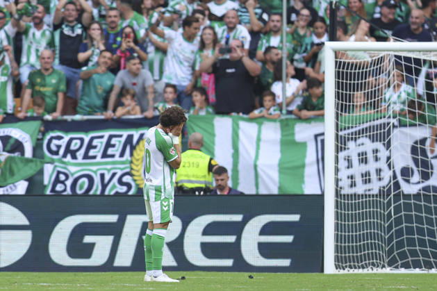 ESP: Real Betis - CA Osasuna. La Liga EA Sports. Matchday 8. Abde Ezzalzouli of Real Betis during the La Liga EA Sports match between Real Betis and CA Osasuna played at La Cartuja Stadium on Oct 11, 2026 in Sevilla, Spain. kpng Copyright: xAntonioxPozox xPRESSINPHOTOx AP_2627_BET_OSA_018