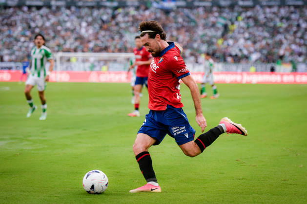 ESP LaLiga EA Sports: Real Betis vs. CA Osasuna. Moi Gomez of Osasuna and Abel Bretones of Osasuna during the LaLiga EA Sports match between Real Betis and CA Osasuna, played at Benito Villamarin Stadium in Seville on October 11, 2026, in Spain. Spanish Soccer Copyright: xAgenciaxLOFx