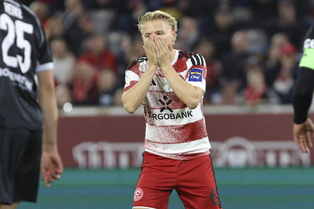 Andreas Mueller of Fortuna Düsseldorf looks disappointed and gestures during the 3. Liga match between Fortuna Düsseldorf and SC Verl at the Merkur Spiel Arena on October 11, 2026, in Düsseldorf, Germany. Photo by Oliver Kaelke, DeFodi Images. Andreas Mueller of Fortuna Düsseldorf looks dejected and gestures during the 3. Liga match between Fortuna Düsseldorf and SC Verl at Merkur Spiel Arena on October 11, 2026 in Düsseldorf, Germany. Photo by Oliver Kaelke, DeFodi Images. DFB and DFL regulations prohibit any use of photographs as image sequences and or quasi-video. Photo by Oliver Kaelke, DeFodi Images.