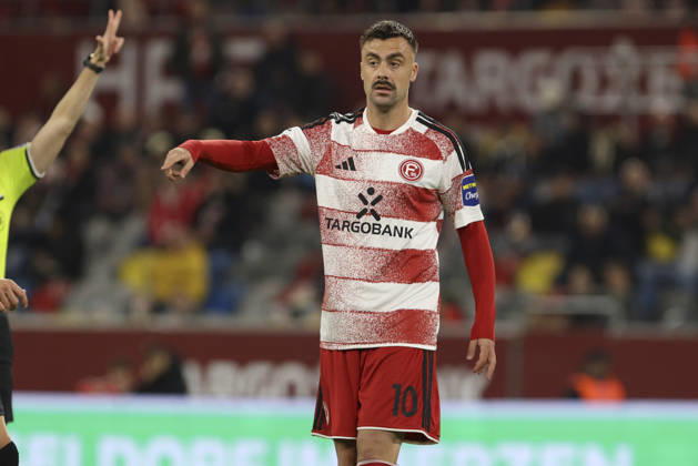 Philipp Foerster of Fortuna Düsseldorf gesticulates during the 3. Liga match between Fortuna Düsseldorf and SC Verl at Merkur Spiel Arena on October 11, 2026, in Düsseldorf, Germany. Photo by Oliver Kaelke, DeFodi Images. Philipp Foerster of Fortuna Düsseldorf gestures during the 3. Liga match between Fortuna Düsseldorf and SC Verl at Merkur Spiel Arena on October 11, 2026 in Düsseldorf, Germany. Photo by Oliver Kaelke, DeFodi Images. DFB and DFL regulations prohibit any use of photographs as image sequences and or quasi-video. Photo by Oliver Kaelke, DeFodi Images.