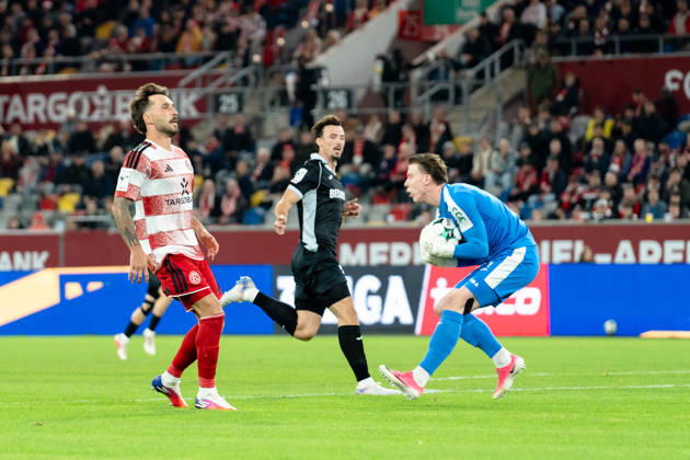 Germany 3rd Division 2026–2027: Fortuna Düsseldorf vs. SC Verl, Matchday 8, October 12, 2026, Merkur Spiel Arena, North Rhine-Westphalia; Timo Schlieck (SC Verl), 1; Fabian Schleusener (Fortuna Düsseldorf), 24 Copyright: xCelinaxLeiersx