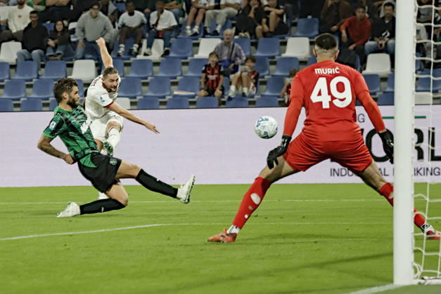 October 11, 2026, Reggio Emilia, REGGIO EMILIA: Milan™s Adrien Rabiot scores the 0-1 goal during the Italian Serie A soccer match US Sassuolo vs AC Milan at Mapei Stadium in Reggio Emilia, Italy, 11 October 2026. ANSA ELISABETTA BARACCHI. Serie A: Sassuolo-Milan  - ZUMAa110 20261011_zaf_a110_075 Copyright: xElisabettaxBaracchix