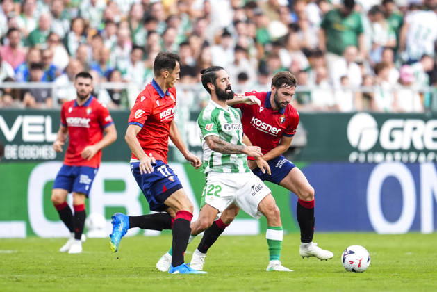 October 11, 2026, Sevilla, Sevilla, Spain: Jon Moncayola of CA Osasuna and Francisco Alarcon Isco of Real Betis Balompie in action during the Spanish league, LaLiga EA Sports, football match played between Real Betis and CA Osasuna at La Cartuja stadium on October 11, 2026, in Sevilla, Spain. Real Betis V CA Osasuna - LaLiga EA Sports - ZUMAa181 20261011_zaa_a181_262 Copyright: xJoaquinxCorcherox