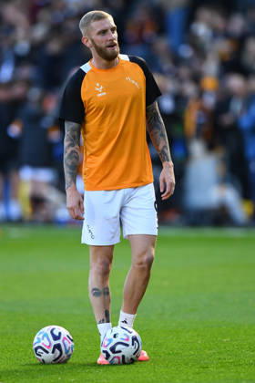 Hull City v Everton, Premier League Hull City forward Oliver McBurnie (9) warms up before the Premier League match between Hull City and Everton at the MKM Stadium, Kingston upon Hull, UK on 11 October 2026. Kingston upon Hull MKM Stadium East Riding of Yorkshire UK Editorial use only DataCo restrictions apply See www.football-dataco.com , Copyright: xIanxLyallx PSI-24983-0155