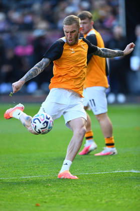 Hull City v Everton, Premier League Hull City forward Oliver McBurnie (9) warms up before the Premier League match between Hull City and Everton at the MKM Stadium, Kingston upon Hull, UK on 11 October 2026. Kingston upon Hull MKM Stadium East Riding of Yorkshire UK Editorial use only DataCo restrictions apply See www.football-dataco.com , Copyright: xIanxLyallx PSI-24983-0156