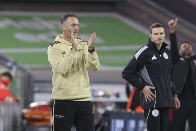 Fortuna Düsseldorf coach Alexander Ende gestures during the 3. Liga match between Fortuna Düsseldorf and SC Verl at the Merkur Spiel Arena on October 11, 2026, in Düsseldorf, Germany. Photo by Oliver Kaelke, DeFodi Images. Coach Alexander Ende of Fortuna Düsseldorf gestures during the 3. Liga match between Fortuna Düsseldorf and SC Verl at Merkur Spiel Arena on October 11, 2026 in Düsseldorf, Germany. Photo by Oliver Kaelke, DeFodi Images. DFB and DFL regulations prohibit any use of photographs as image sequences and or quasi-video. Photo by Oliver Kaelke, DeFodi Images.