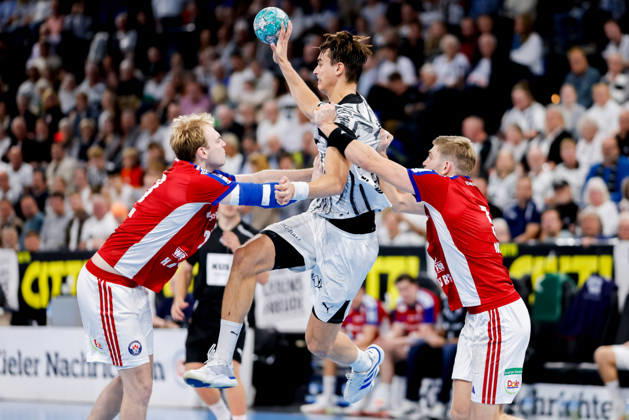 Kiel, October 11, 2026; Handball, 1st Bundesliga 2026–27; THW Kiel vs. Handball Club Hamburg; Einar Olafsson (HC Hamburg), 23; Julian Köster (THW Kiel), 7; Oliver Norlyk (HC Hamburg), 5