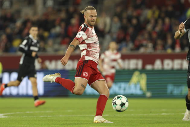 Jorrit Hendrix of Fortuna Düsseldorf in action, on the ball, making a solo play during the 3. Liga match between Fortuna Düsseldorf and SC Verl at the Merkur Spiel Arena on October 11, 2026, in Düsseldorf, Germany. Photo by Oliver Kaelke, DeFodi Images. Jorrit Hendrix of Fortuna Düsseldorf controls the ball during the 3. Liga match between Fortuna Düsseldorf and SC Verl at Merkur Spiel Arena on October 11, 2026 in Düsseldorf, Germany. Photo by Oliver Kaelke, DeFodi Images. DFB and DFL regulations prohibit any use of photographs as image sequences and or quasi-video. Photo by Oliver Kaelke, DeFodi Images.