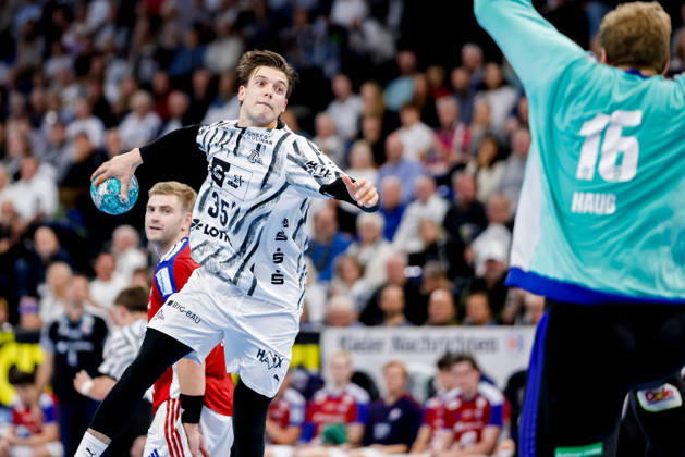Kiel, October 11, 2026; Handball, 2026–27 Bundesliga 1; THW Kiel vs. Handball Club Hamburg; Domen Makuc (THW Kiel, 35); Robin Paulsen Haug (HC Hamburg, 16)