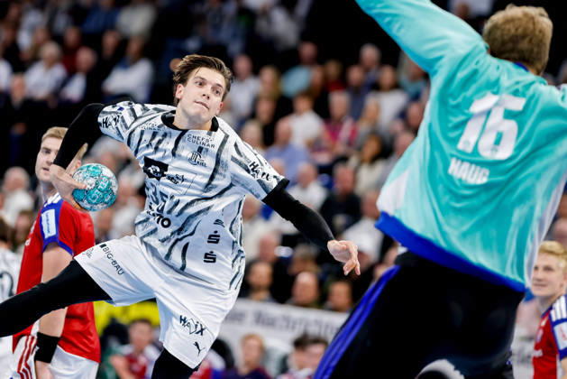 Kiel, October 11, 2026; Handball, 2026–27 Bundesliga 1; THW Kiel vs. Handball Club Hamburg; Domen Makuc (THW Kiel, 35); Robin Paulsen Haug (HC Hamburg, 16)