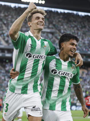 ESP: Real Betis - CA Osasuna. La Liga EA Sports. Matchday 8. Diego Llorente of Real Betis during the La Liga EA Sports match between Real Betis and CA Osasuna played at La Cartuja Stadium on Oct 11, 2026 in Sevilla, Spain. kpng Copyright: xAntonioxPozox xPRESSINPHOTOx AP_2627_BET_OSA_029