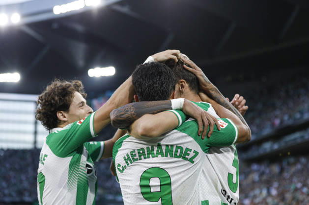 ESP: Real Betis - CA Osasuna. La Liga EA Sports. Matchday 8. Diego Llorente of Real Betis during the La Liga EA Sports match between Real Betis and CA Osasuna played at La Cartuja Stadium on Oct 11, 2026 in Sevilla, Spain. kpng Copyright: xAntonioxPozox xPRESSINPHOTOx AP_2627_BET_OSA_031