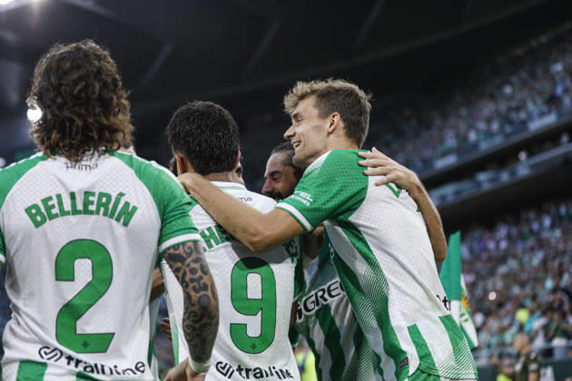 ESP: Real Betis - CA Osasuna. La Liga EA Sports. Matchday 8. Diego Llorente of Real Betis during the La Liga EA Sports match between Real Betis and CA Osasuna played at La Cartuja Stadium on Oct 11, 2026 in Sevilla, Spain. kpng Copyright: xAntonioxPozox xPRESSINPHOTOx AP_2627_BET_OSA_032