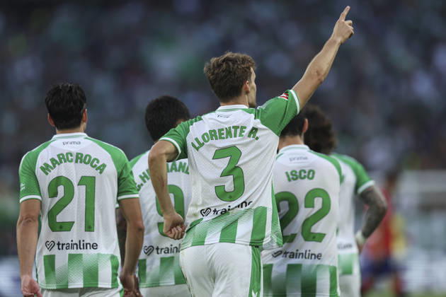 ESP: Real Betis - CA Osasuna. La Liga EA Sports. Matchday 8. Diego Llorente of Real Betis during the La Liga EA Sports match between Real Betis and CA Osasuna played at La Cartuja Stadium on Oct 11, 2026 in Sevilla, Spain. kpng Copyright: xAntonioxPozox xPRESSINPHOTOx AP_2627_BET_OSA_039
