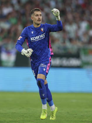 ESP: Real Betis - CA Osasuna. La Liga EA Sports. Matchday 8. Aitor Fernandez of CA Osasuna during the La Liga EA Sports match between Real Betis and CA Osasuna played at La Cartuja Stadium on Oct 11, 2026 in Sevilla, Spain. kpng Copyright: xAntonioxPozox xPRESSINPHOTOx AP_2627_BET_OSA_041