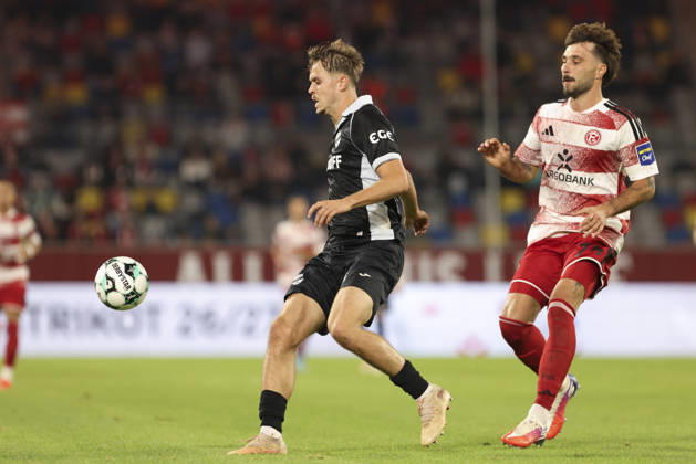 Nick Seidel of SC Verl and Fabian Schleusener of Fortuna Düsseldorf battle for the ball during the 3. Liga match between Fortuna Düsseldorf and SC Verl at the Merkur Spiel Arena on October 11, 2026, in Düsseldorf, Germany. Photo by Oliver Kaelke, DeFodi Images. Nick Seidel of SC Verl and Fabian Schleusener of Fortuna Düsseldorf battle for the ball during the 3. Liga match between Fortuna Düsseldorf and SC Verl at Merkur Spiel Arena on October 11, 2026 in Düsseldorf, Germany Photo by Oliver Kaelke, DeFodi Images DFB and DFL regulations prohibit any use of photographs as image sequences and or quasi-video Photo by Oliver Kaelke, DeFodi Images