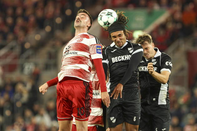 Philipp Foerster of Fortuna Düsseldorf and Joshua Eze of SC Verl battle for the ball during the 3. Liga match between Fortuna Düsseldorf and SC Verl at the Merkur Spiel Arena on October 11, 2026, in Düsseldorf, Germany. Photo by Oliver Kaelke, DeFodi Images. Philipp Foerster of Fortuna Düsseldorf and Joshua Eze of SC Verl battle for the ball during the 3. Liga match between Fortuna Düsseldorf and SC Verl at Merkur Spiel Arena on October 11, 2026 in Düsseldorf, Germany. Photo by Oliver Kaelke, DeFodi Images. DFB and DFL regulations prohibit any use of photographs as image sequences and or quasi-video. Photo by Oliver Kaelke, DeFodi Images.