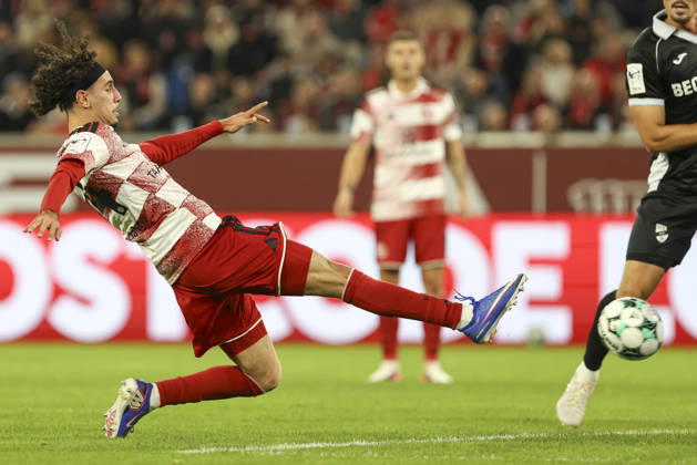 Anas Slimani of Fortuna Düsseldorf in action, on the ball, making a solo run during the 3. Liga match between Fortuna Düsseldorf and SC Verl at Merkur Spiel Arena on October 11, 2026, in Düsseldorf, Germany. Photo by Oliver Kaelke, DeFodi Images. Anas Slimani of Fortuna Düsseldorf controls the ball during the 3. Liga match between Fortuna Düsseldorf and SC Verl at Merkur Spiel Arena on October 11, 2026 in Düsseldorf, Germany. Photo by Oliver Kaelke, DeFodi Images. DFB and DFL regulations prohibit any use of photographs as image sequences and or quasi-video. Photo by Oliver Kaelke, DeFodi Images.