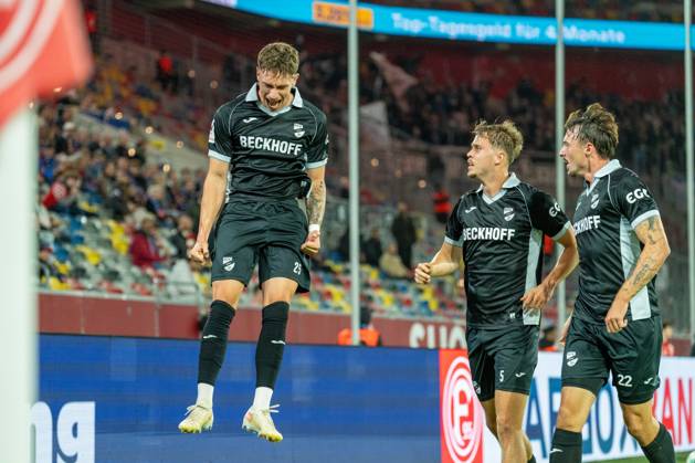 Tim Heike of SC Verl, 25, celebrates his goal—the 1-1 equalizer—with a leap of joy, Nick Seidel (SC Verl, 05) and Noah Koenig (SC Verl, 22) join in. Fortuna Düsseldorf vs. SC Verl, soccer, 3rd Division, Matchday 8, 2026–27 season, December 10, 2026, DFL regulations prohibit any use of photographs as image sequences and or quasi-video. Fortuna Düsseldorf vs. SC Verl, soccer, 3. Liga, Matchday 8, 2026–27 season, October 12, 2026, Düsseldorf Copyright: xEibner-Pressefoto LukasxBaldygax EP_LBA