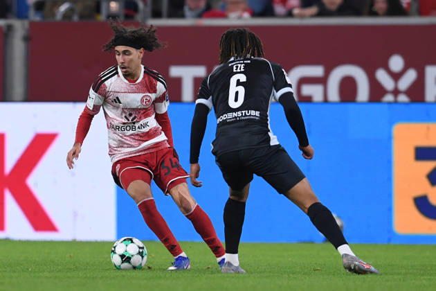 Soccer, 3rd Division, Matchday 8: Fortuna Düsseldorf vs. SC Verl on October 11, 2026, at the Merkur Spiel Arena in Düsseldorf. Anas Slimani (Düsseldorf, left), Joshua Eze (Verl, right). DFB regulations prohibit any use of photographs as image sequences and or quasi-video. xRx