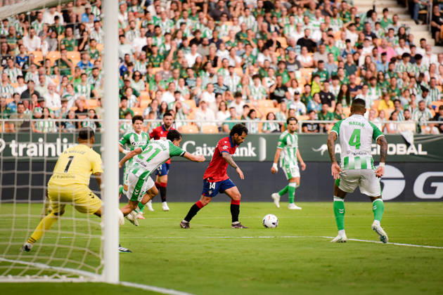ESP LaLiga EA Sports Real Betis vs. CA Osasuna: Ruben Garcia of Osasuna during the LaLiga EA Sports match between Real Betis and CA Osasuna played at Benito Villamarin Stadium in Seville on October 11, 2026, in Spain. Spanish Soccer Copyright: xAgenciaxLOFx