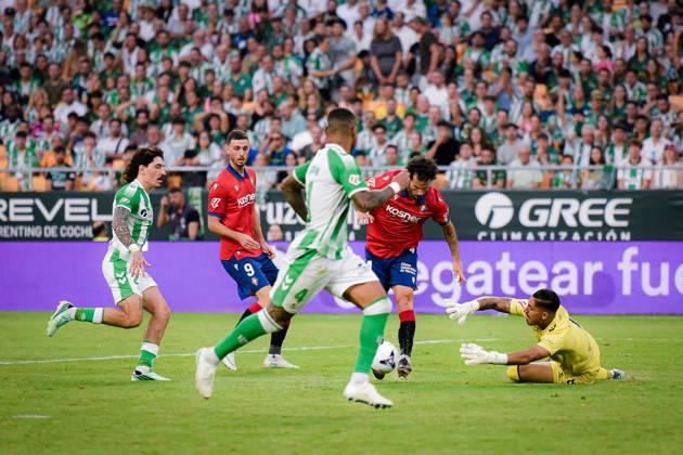 ESP LaLiga EA Sports Real Betis vs. CA Osasuna: Ruben Garcia of Osasuna during the LaLiga EA Sports match between Real Betis and CA Osasuna played at Benito Villamarin Stadium in Seville on October 11, 2026, in Spain. Spanish Soccer Copyright: xAgenciaxLOFx