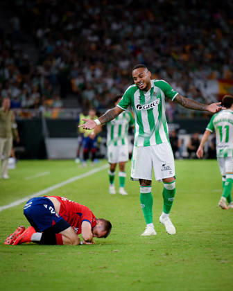 ESP LaLiga EA Sports Real Betis vs. CA Osasuna: Abel Bretones of Osasuna and Natan Bernardo De Souza of Real Betis during the LaLiga EA Sports match between Real Betis and CA Osasuna played at Benito Villamarin Stadium in Seville on October 11, 2026, in Spain. Spanish Soccer Copyright: xAgenciaxLOFx