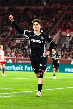 Germany 3rd Division 2026–2027: Fortuna Düsseldorf vs. SC Verl, Matchday 8, October 12, 2026, Merkur Spiel Arena, North Rhine-Westphalia. Goal to make it 2–2 by Janne Berner (SC Verl), 34th minute: Cheers, joy, emotions, goal celebration Copyright: xCelinaxLeiersx