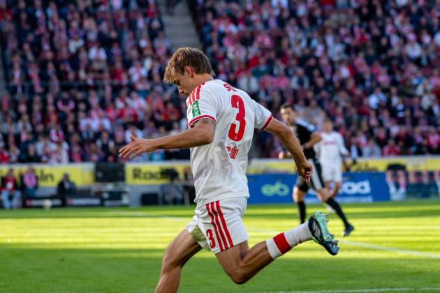 Borna Sosa, Defense, 1. FC Köln 3, 1. FC Köln vs. Borussia Mönchengladbach, Soccer, Bundesliga 1, Matchday 5, October 11, 2026. DFB and DFL regulations prohibit any use of photographs as image sequences and or quasi-video. Cologne, North Rhine-Westphalia, Germany Copyright: xkolbert-press MartinxWdziecznyx