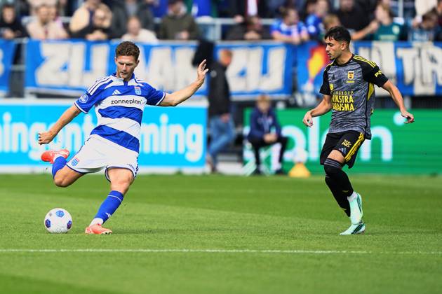 2026-10-11 VriendenLoterij Eredivisie: PEC Zwolle v SC Cambuur ZWOLLE, NETHERLANDS - OCTOBER 11: Olivier Aertssen of PEC Zwolle and Ilyes Hamache of SC Cambuur during the VriendenLoterij Eredivisie match between PEC Zwolle and SC Cambuur at Mac3Park Stadion on October 11, 2026 in Zwolle, Netherlands. Zwolle Mac3Park Stadion Netherlands Content not available for redistribution in The Netherlands directly or indirectly through any third parties. Copyright: xAndrexWeeningx