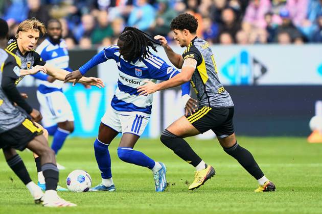 2026-10-11 VriendenLoterij Eredivisie: PEC Zwolle v SC Cambuur ZWOLLE, NETHERLANDS - OCTOBER 11: Ibrahim Cissoko of PEC Zwolle and Ismaël Baouf of SC Cambuur during the VriendenLoterij Eredivisie match between PEC Zwolle and SC Cambuur at Mac3Park Stadion on October 11, 2026 in Zwolle, Netherlands. Zwolle Mac3Park Stadion Netherlands Content not available for redistribution in The Netherlands directly or indirectly through any third parties. Copyright: xAndrexWeeningx