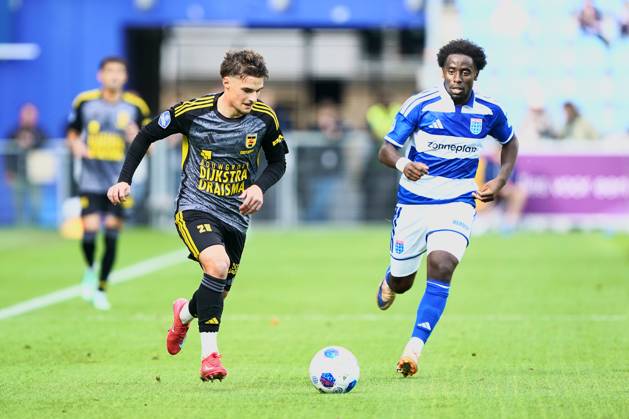 2026-10-11 VriendenLoterij Eredivisie: PEC Zwolle v SC Cambuur ZWOLLE, NETHERLANDS - OCTOBER 11: Morgan Costarelli of SC Cambuur and Dylan Mbayo of PEC Zwolle during the VriendenLoterij Eredivisie match between PEC Zwolle and SC Cambuur at Mac3Park Stadion on October 11, 2026 in Zwolle, Netherlands. Zwolle Mac3Park Stadion Netherlands Content not available for redistribution in The Netherlands directly or indirectly through any third parties. Copyright: xAndrexWeeningx