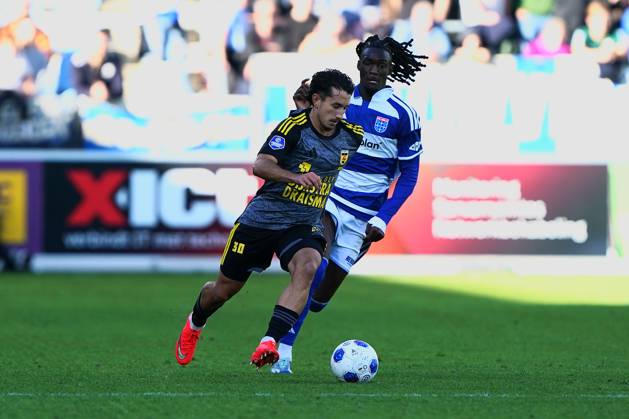 2026-10-11 VriendenLoterij Eredivisie: PEC Zwolle v SC Cambuur ZWOLLE, NETHERLANDS - OCTOBER 11: Jason Ceka of SC Cambuur and Ibrahim Cissoko of PEC Zwolle during the VriendenLoterij Eredivisie match between PEC Zwolle and SC Cambuur at Mac3Park Stadion on October 11, 2026 in Zwolle, Netherlands. Zwolle Mac3Park Stadion Netherlands Content not available for redistribution in The Netherlands directly or indirectly through any third parties. Copyright: xAndrexWeeningx