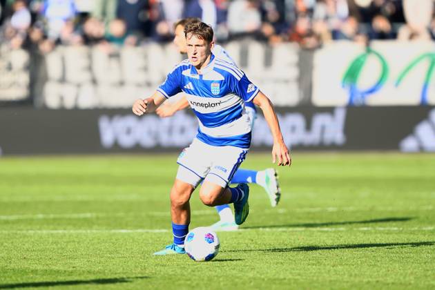 2026-10-11 VriendenLoterij Eredivisie: PEC Zwolle v SC Cambuur ZWOLLE, NETHERLANDS - OCTOBER 11: Thijs Oosting of PEC Zwolle during the VriendenLoterij Eredivisie match between PEC Zwolle and SC Cambuur at Mac3Park Stadion on October 11, 2026 in Zwolle, Netherlands. Zwolle Mac3Park Stadion Netherlands Content not available for redistribution in The Netherlands directly or indirectly through any third parties. Copyright: xAndrexWeeningx