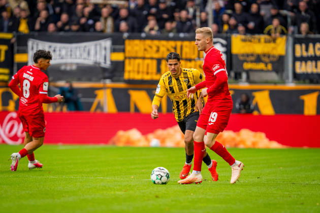 Fabio Torsiello (Alemannia Aachen, 17) vs. Meiko Sponsel (FC Viktoria Cologne, 19) TSV Alemannia Aachen vs. FC Viktoria Cologne, Soccer, 3rd Division, Matchday 8, 2026–2027 Season, October 11, 2026 DFB regulations prohibit any use of photographs as image sequences and or quasi-video TSV Alemannia Aachen vs. FC Viktoria Cologne, soccer, 3. Liga, Matchday 8, 2026–2027 Season, October 11, 2026, Aachen Copyright: xEibner-Pressefoto J.xDerondeaux EP_JDU