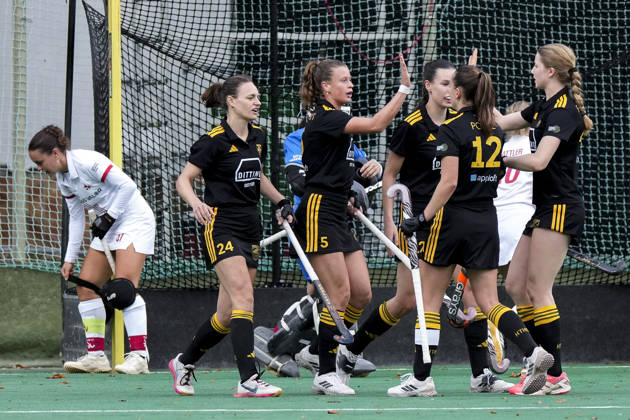 From left: Albane Garot (HTHC), 25, goal scorer; Emilia Landshut (HTHC), 5; Romy Riede (HTHC), 22; Fenja Poppe HTHC, 12, captain, Ella Förtsch HTHC, 47, players from Harvestehuder THC HTHC, celebrate the goal that tied the game at 1–1, Celebration, Goal celebration, Goal scored, celebrate the goal, goal, celebration, celebrating the goal, Rejoicing, Joy, happy, optimistic, positive, Game scene, Highlight, Action, October 11, 2026, Mannheim, Germany, hockey, 1st Bundesliga, women’s, TSV Mannheim Harvestehuder THC xozx