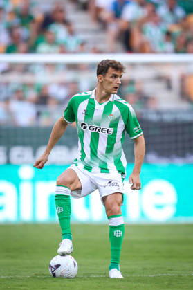 Real Betis and CA Osasuna - LaLiga EA Sports SEVILLA, SPAIN - OCTOBER 11: Diego Llorente of Real Betis Balompie in action during the LaLiga EA Sports 2026 27 match between Real Betis and CA Osasuna at La Cartuja Stadium on October 11, 2026 in Sevilla, Spain. (Photo by Rafael Roman Photo Players Images Magara Press) Sevilla La Cartuja Stadium Spain Copyright: xRafaelxRomanx