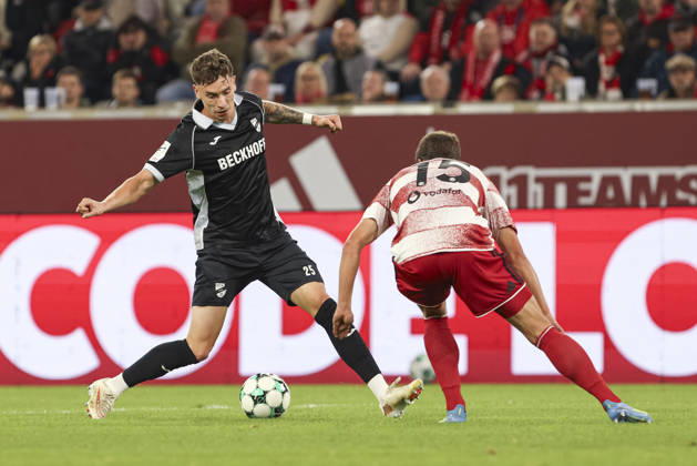 Tim Heike of SC Verl and Tim Oberdorf of Fortuna Düsseldorf in a tackle during the 3. Liga match between Fortuna Düsseldorf and SC Verl at the Merkur Spiel Arena on October 11, 2026, in Düsseldorf, Germany. Photo by Oliver Kaelke, DeFodi Images. Tim Heike of SC Verl and Tim Oberdorf of Fortuna Düsseldorf battle for the ball during the 3. Liga match between Fortuna Düsseldorf and SC Verl at Merkur Spiel Arena on October 11, 2026 in Düsseldorf, Germany. Photo by Oliver Kaelke, DeFodi Images. DFB and DFL regulations prohibit any use of photographs as image sequences and or quasi-video. Photo by Oliver Kaelke, DeFodi Images.