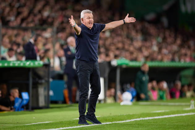 October 11, 2026, Santander, Cantabria, Spain: Javier Aguirre head coach of Valencia CF reacts during the LaLiga EA Sports match between Real Racing Club de Santander and Valencia CF at Campos de de El Sardinero on October 11, 2026, in Santander, Spain. Santander Spain - ZUMAa181 20261011_zaa_a181_367 Copyright: xRicardoxLarreinax