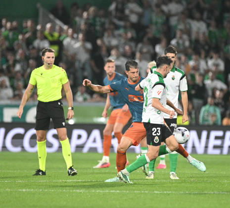 ESP LaLiga EA Sports: Racing Santander vs. Valencia CF — Ivan Martin of Racing Santander during the LaLiga EA Sports match between Racing Santander and Valencia CF, played at Campos de Sport de El Sardinero Stadium in Cantabria on October 11, 2026, in Spain — Spanish Soccer Copyright: xAgenciaxLOFx