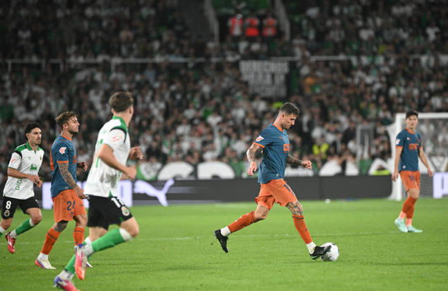 ESP LaLiga EA Sports: Racing Santander vs. Valencia CF — Dani Raba of Valencia CF during the LaLiga EA Sports match between Racing Santander and Valencia CF, played at Campos de Sport de El Sardinero Stadium in Cantabria on October 11, 2026, in Spain — Spain Soccer Copyright: xAgenciaxLOFx
