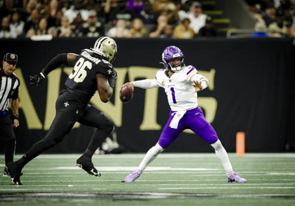 NEW ORLEANS, LA - OCTOBER 11: Kyler Murray 1 of the Minnesota Vikings throws as Carl Granderson 96 of the New Orleans Saints pressures during the first half of a game at Caesars Superdome on October 11, 2026, in New Orleans, Louisiana. (Photo by Derick Hingle Icon Sportswire) NFL, American Football Herren, USA OCT 11 Vikings at Saints EDITORIAL USE ONLY Icon126261011002