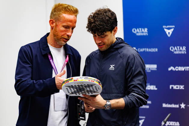 DÜSSELDORF, GERMANY - 11 OCTOBER 2026: Image shows Agustin Tapia (ARG) and Tournament Director Daniel Battistel during CUPRA Germany Premier Padel P2 2026 Day 8: Finals at CASTELLO Düsseldorf on 11 10 2026 in Düsseldorf, Germany. Germany Copyright: xFröhlichxPascalx