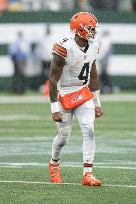 Oct 11, 2026; East Rutherford, NJ, USA; Cleveland Browns quarterback Deshaun Watson (4) reacts to his touchdown pass during an NFL, American Football Herren, USA game against the New York Jets at MetLife Stadium. Mandatory Credit: -Cal Media East Rutherford USA - ZUMAc04_ 20261011_zma_c04_086 Copyright: xChrisxSzagolax