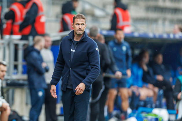 DSC Arminia Bielefeld coach Oliver Kirch watches during the 2. Bundesliga match between VfL Bochum and Arminia Bielefeld, Ruhrstadion on October 11, 2026, in Bochum, Germany. Photo by Mario Hommes, DeFodi Images. Coach Oliver Kirch of DSC Arminia Bielefeld looks on during the 2nd Bundesliga match between VfL Bochum and Arminia Bielefeld at Vonovia Ruhrstadion on October 11, 2026 in Bochum, Germany. Photo by Mario Hommes, DeFodi Images. DFB and DFL regulations prohibit any use of photographs as image sequences and or quasi-video. Photo by Mario Hommes, DeFodi Images